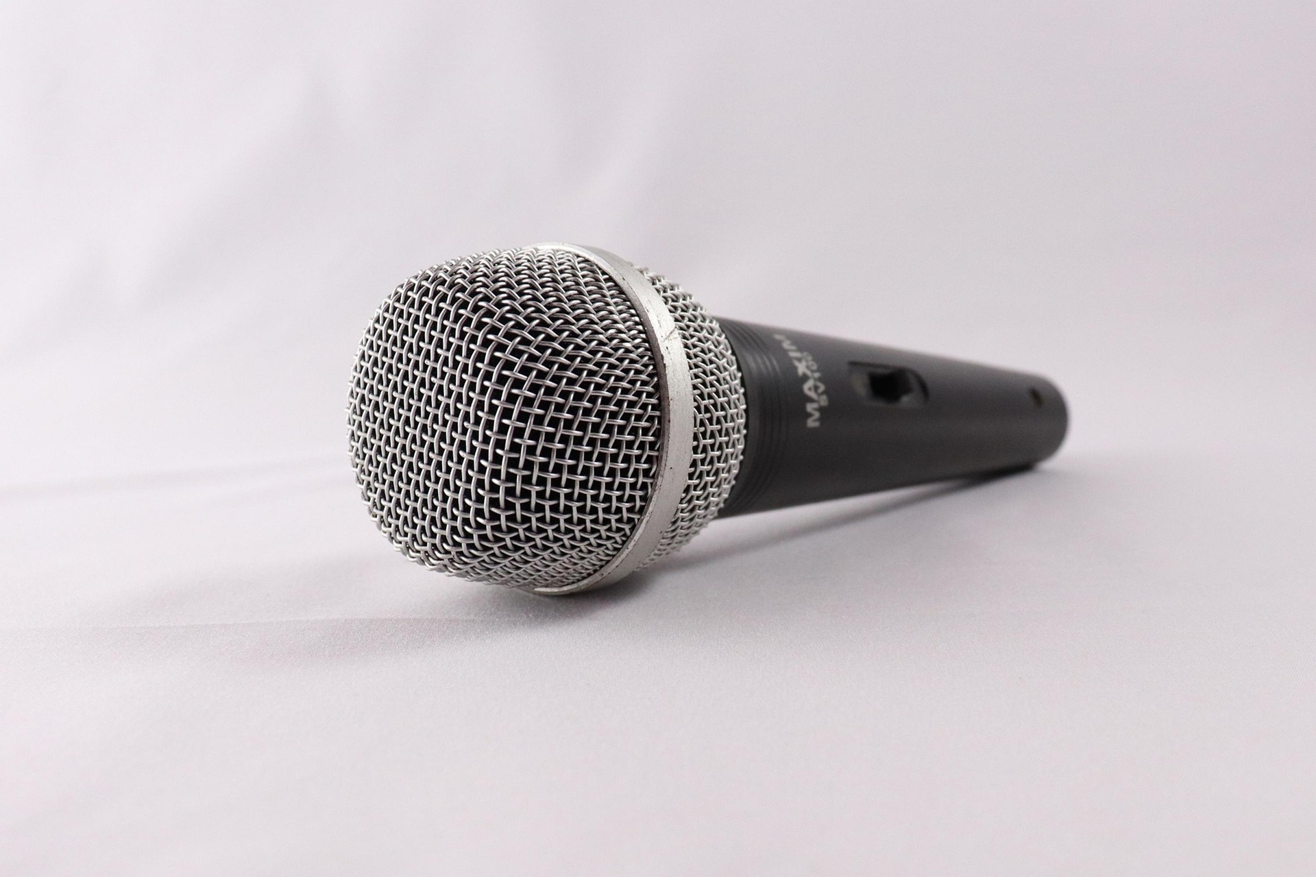 Průvodce etikou a zákonem: Kompletní pravidla pro nahrávání rozhovorů