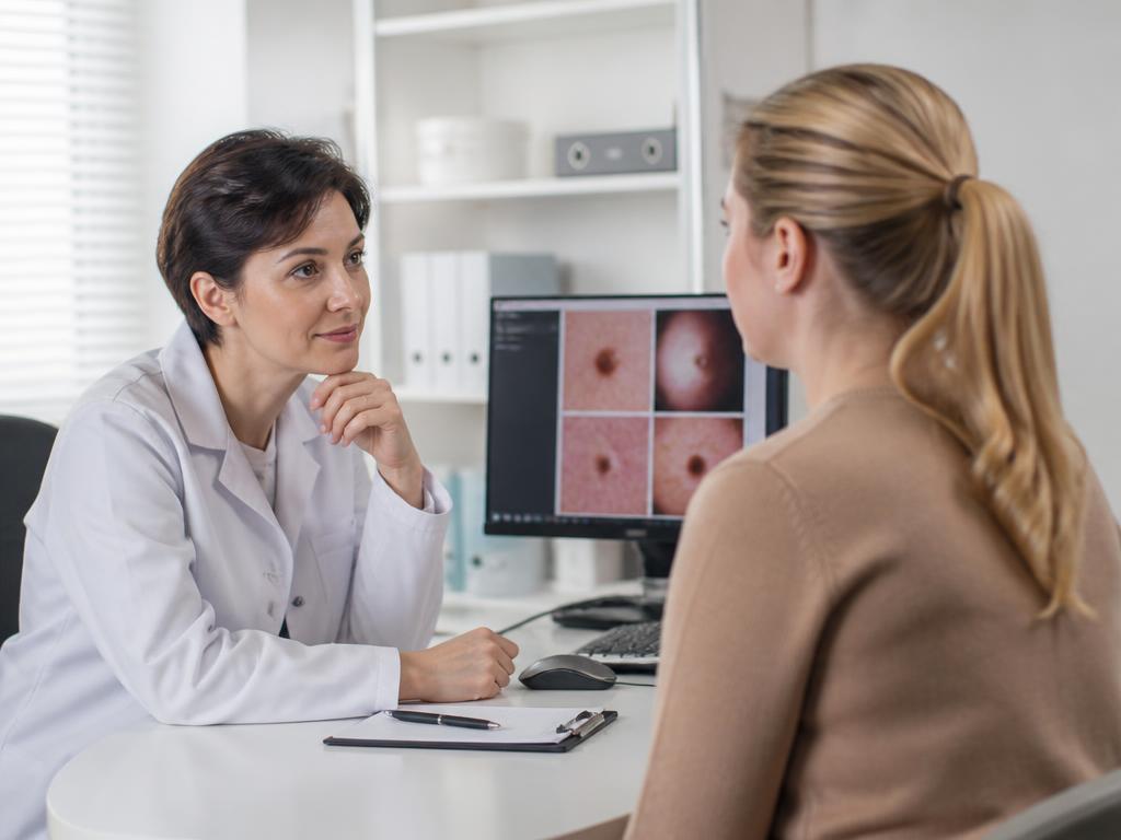 Jak se správně připravit na první návštěvu dermatologické ordinace